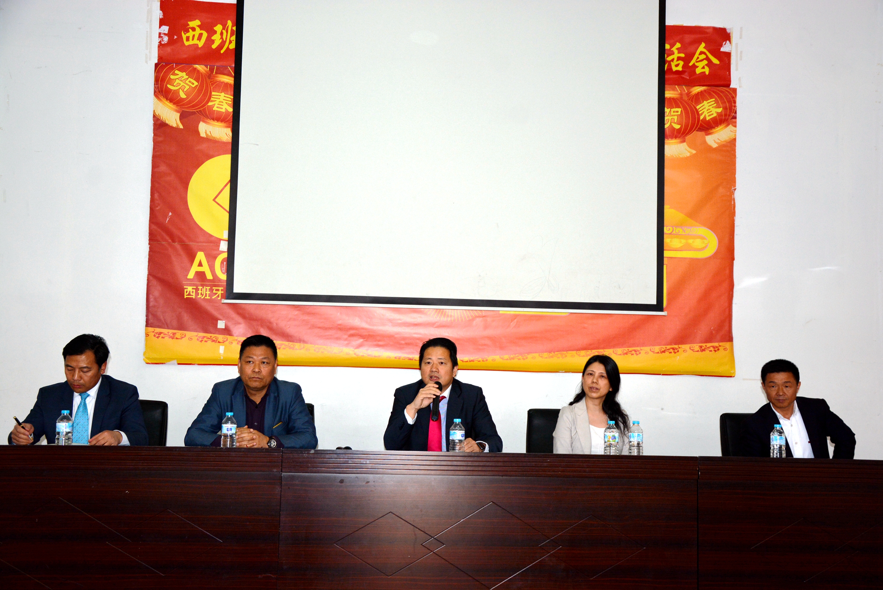 马德里仓库区安全小组举办法律知识讲座