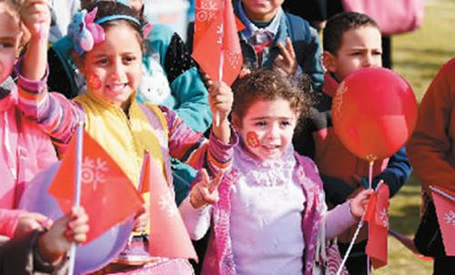 1月20日，在埃及首都开罗，小朋友们参加欢乐春节大庙会活动。(新华社记者