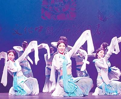中国歌剧舞剧院青年演员表演舞蹈《采薇》。(王尧