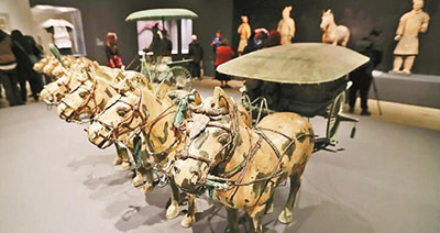 3月27日，大型展览“秦汉文明”亮相美国大都会博物馆。新华社发