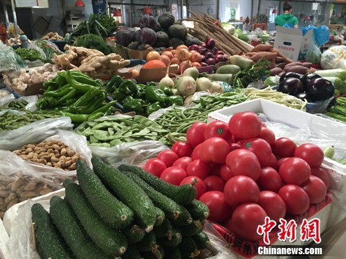北京百万庄附近一家农贸市场。中新网
