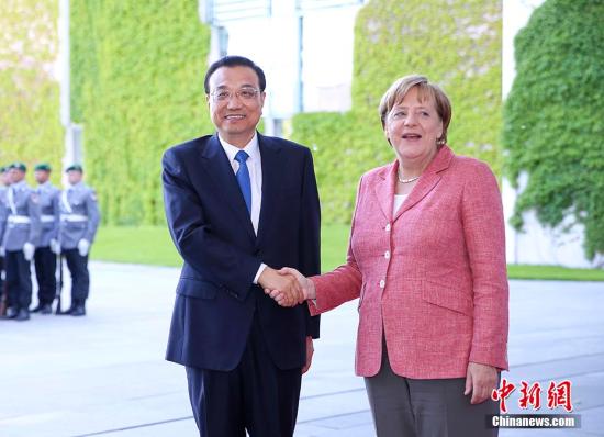 当地时间5月31日下午，中国国务院总理李克强在柏林总理府同德国总理默克尔举行中德总理年度会晤。