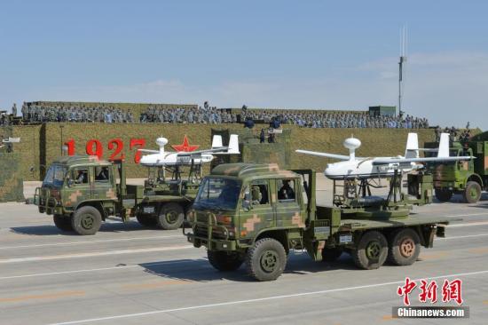 7月30日，庆祝中国人民解放军建军90周年阅兵在位于内蒙古的朱日和训练基地举行。