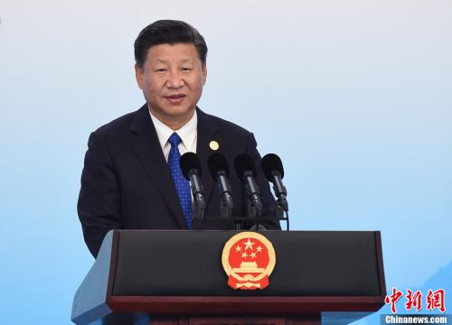 9月5日，中国国家主席习近平在厦门国际会议中心会见中外记者，介绍金砖国家领导人第九次会晤和新兴市场国家与发展中国家对话会情况。中新社记者
