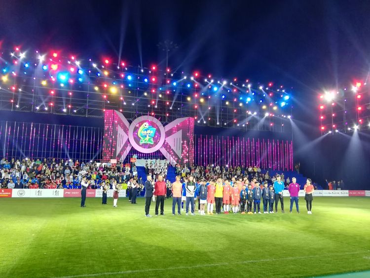 厉害了我的龙华教育--龙华足球特色教育在中央