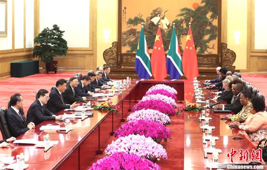 9月2日，中国国家主席习近平在北京人民大会堂同南非总统拉马福萨举行会谈。