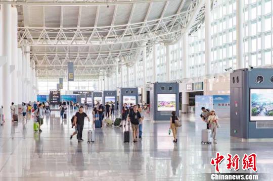 图为：杭州萧山国际机场。