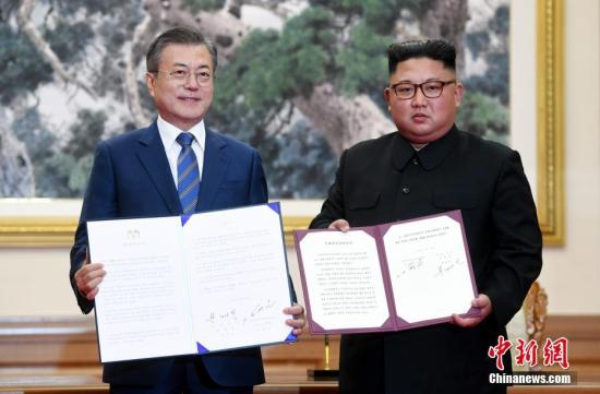 9月19日，韩国总统文在寅与朝鲜国务委员会委员长金正恩在平壤签署《9月平壤共同宣言》。