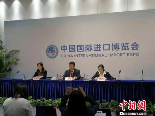 中国政府在服务进口方面发布首部报告。　陈静　摄