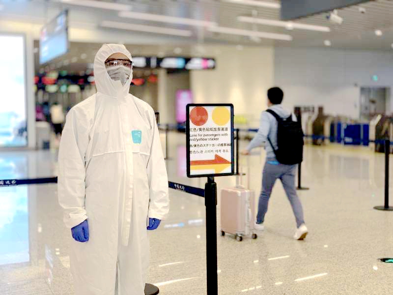 广州白云机场对疫情重点国家及地区来粤旅客实行“三色分流”