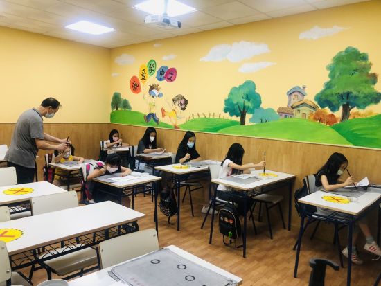爱华书法兴趣班的同学们
