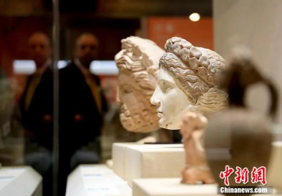 2019年5月，“大美亚细亚——亚洲文明展”在中国国家博物馆举办。本次展览汇集包括中国在内的亚洲全部47国及希腊、埃及两个文明古国伙伴，共451组文物。中新社记者 杜洋 摄