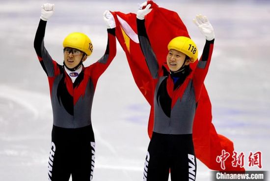 2002盐湖城冬奥会短道速滑女子500米决赛，杨扬夺得冠军。为中国代表团实现冬奥会金牌“零的突破”。图片来源：视觉中国