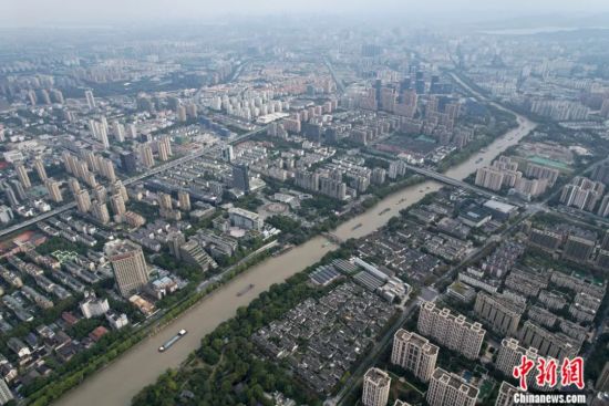京杭大运河杭州段。中新社记者 毛建军 摄
