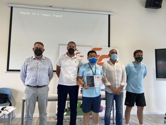 谭教练参加西班牙足协组织的教练培训班 谭教练参加西班牙足协组织的教练培训班