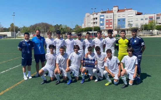 CracksU14足球队参赛人员合影 CracksU14足球队参赛人员合影