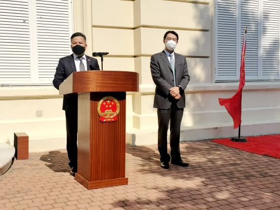 西班牙侨商总会会长金浩发言