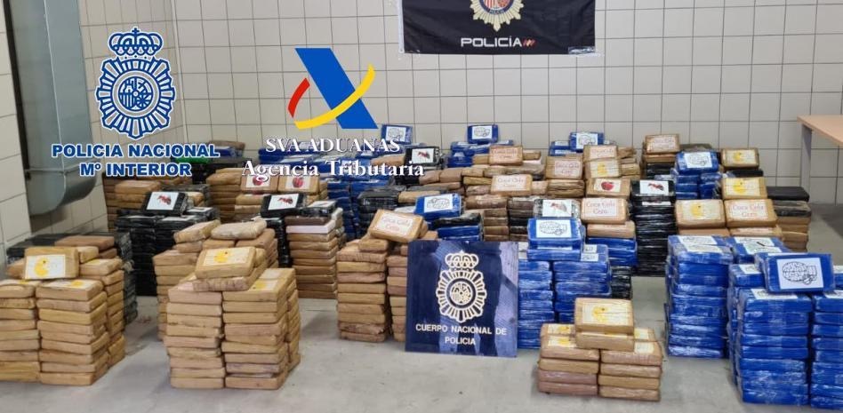 警方在巴塞罗那港口查获1500公斤可卡因