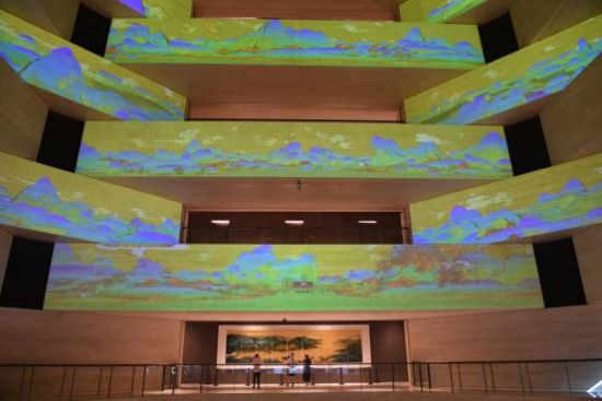 广州国家版本馆主馆中庭“巨石”交错形成的文明基石大厅