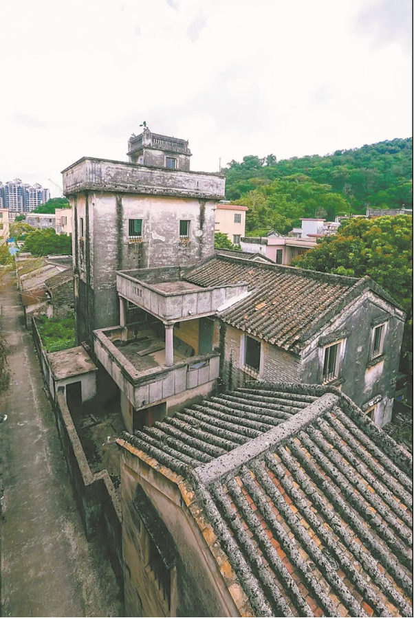 碉楼外墙厚实坚固