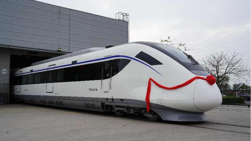 珠三角城际铁路最新交付的首批四编组动车组。广州地铁供图