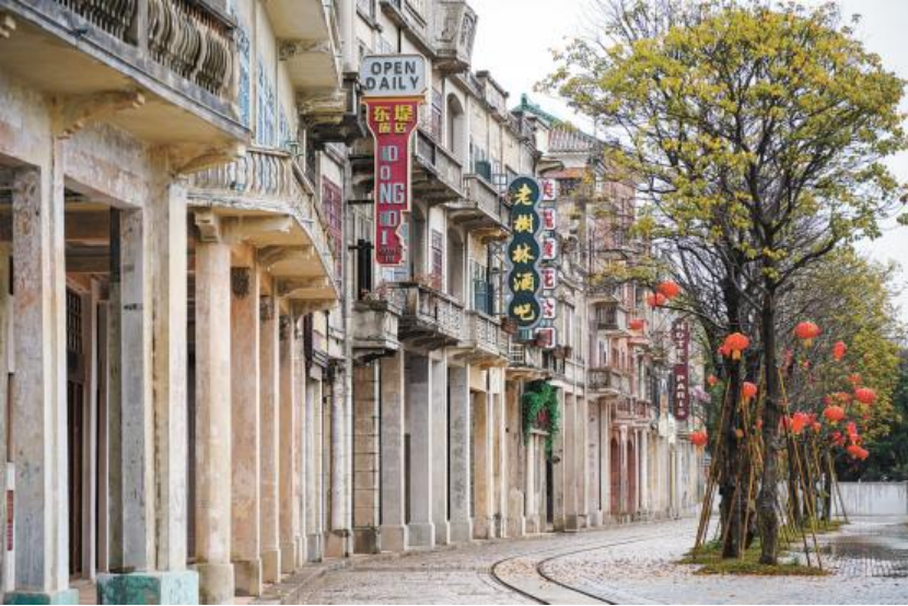 全面修缮后的赤坎华侨古镇，有望于2023年元旦试运营。赤坎镇人民政府供图