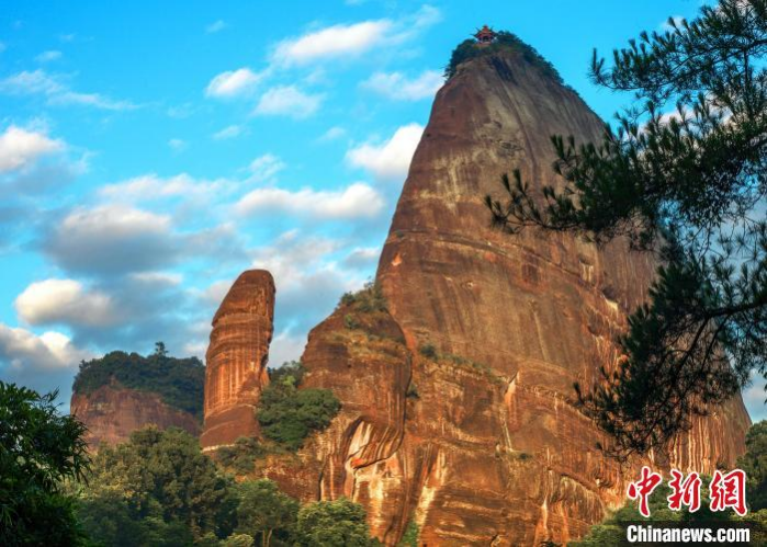 丹霞山(资料图)。广东省林业局供图