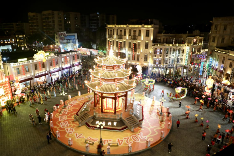 中山纪念亭变身巨型“走马宫灯”