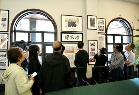 华媒记者团走进龙岗故事观堂