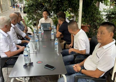 加那利华商会及新能源项目顾问团向ARAFO市政府做产品介绍 宣讲