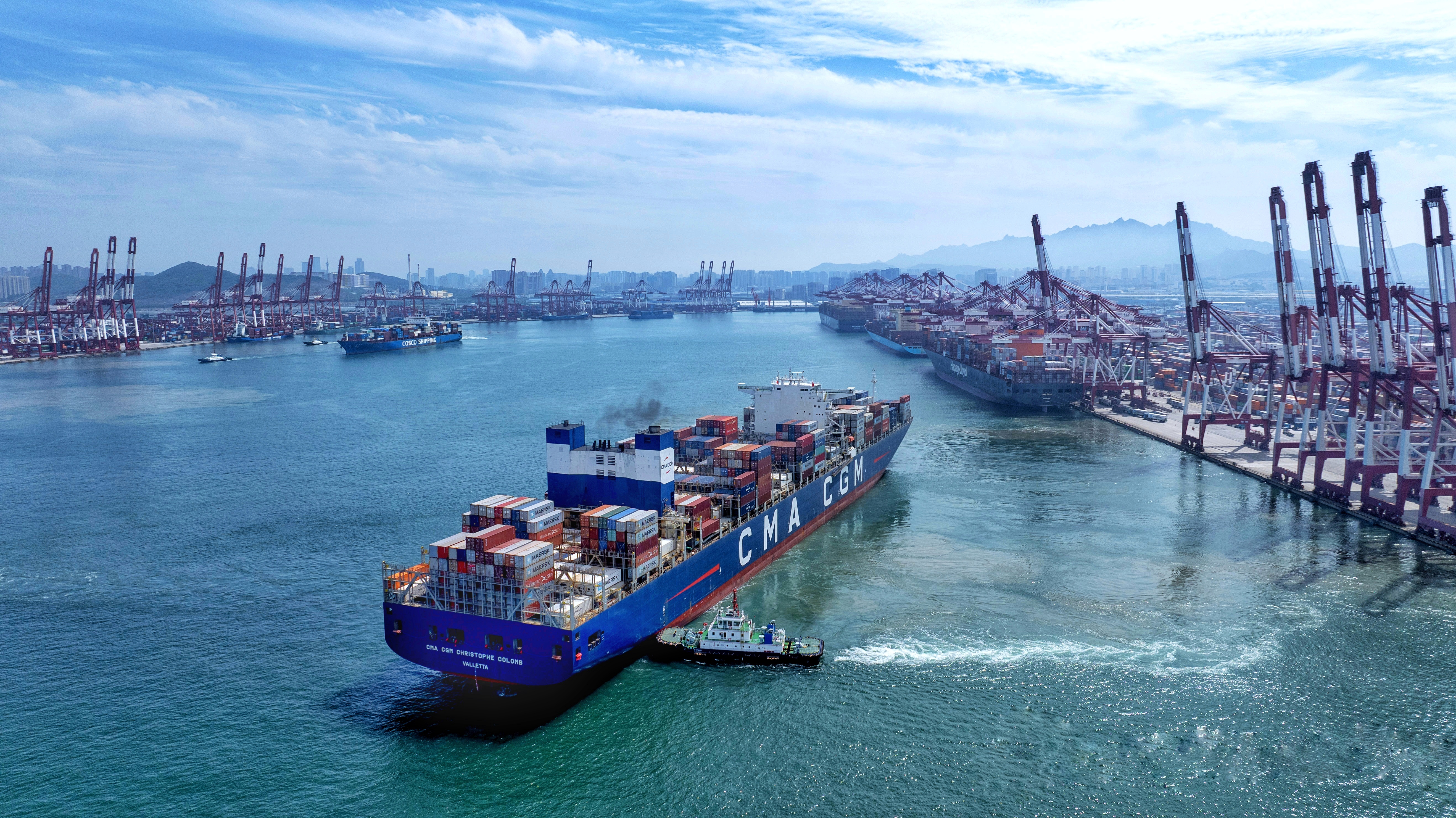 青岛港前湾港区。