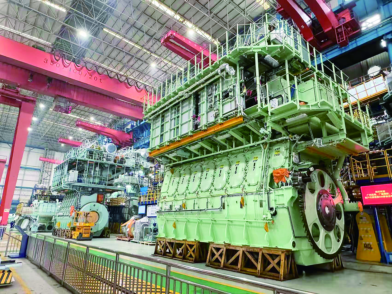 中船发动机生产的船用低速机。