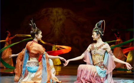 (双女主剧照) (双女主剧照)