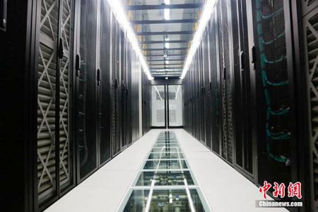 中国移动智算中心(呼和浩特)。内蒙古呼和浩特被誉为“中国云谷”，是全国一体化算力网络国家枢纽节点，毗邻京津冀。 钟一苏 摄