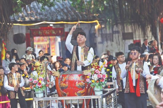 马来西亚古晋锣鼓队