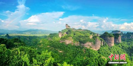 丹霞山国家公园候选区群峰拥翠。广东省林业局 供图