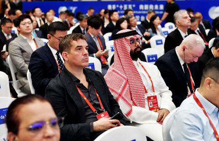 出席峰会的各国嘉宾。赵健鹏 摄 出席峰会的各国嘉宾。赵健鹏 摄