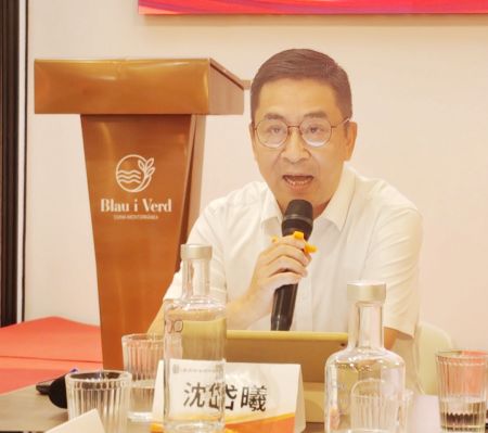 主持人：沈岱曦会长