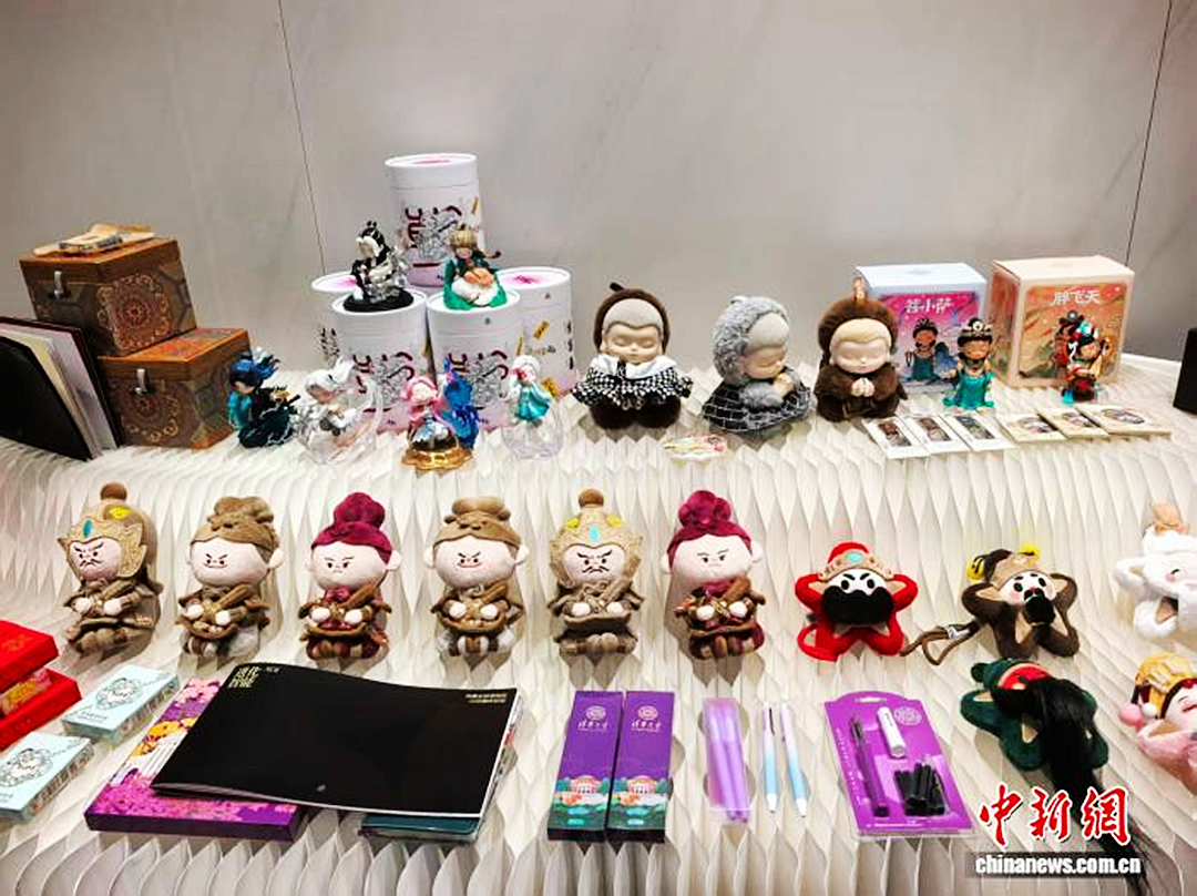 7月4日，广东深圳，越天进化(北京)科技有限公司设计的潮玩产品。中新社记者