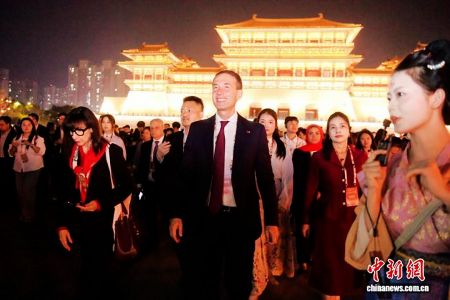 图为参观现场。　洛阳市委宣传部供图