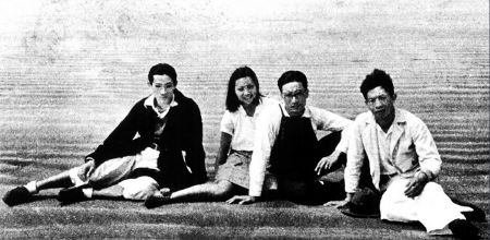 聂耳与影片《渔光曲》的主创人员在象山合影 图源：玉溪市聂耳纪念馆