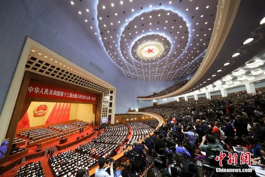 3月5日，十三届全国人大一次会议在北京开幕。中新社记者