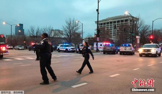 当地时间11月19日，美国芝加哥一家医院附近发生枪击事件，造成4人死亡。
