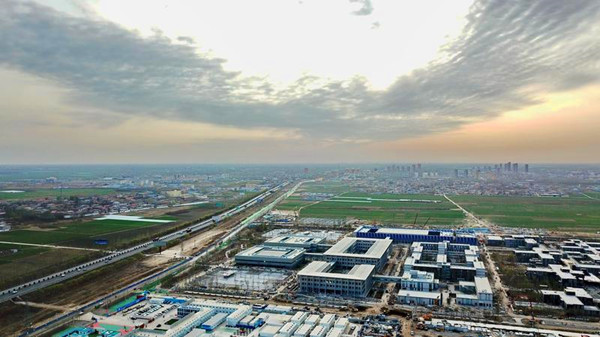 图说：2018年3月29日无人机拍摄的雄安市民服务中心。新华社