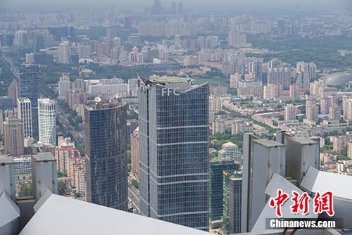 资料图：北京CBD建筑群。中新社记者