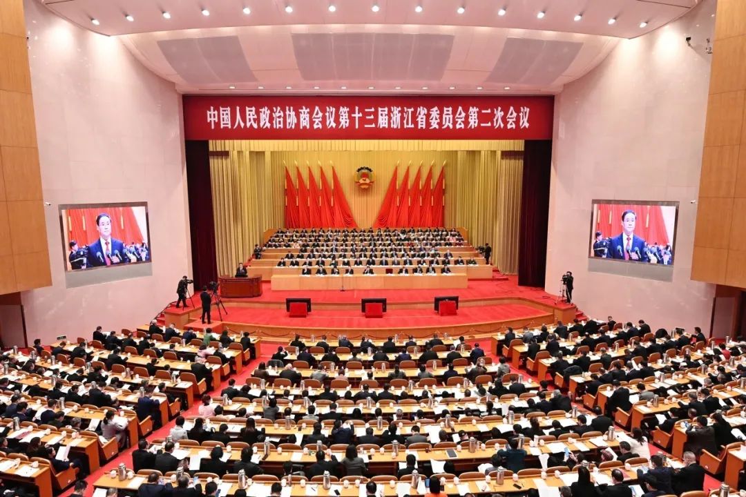 1月22日上午，省政协十三届二次会议隆重开幕。潮新闻记者
