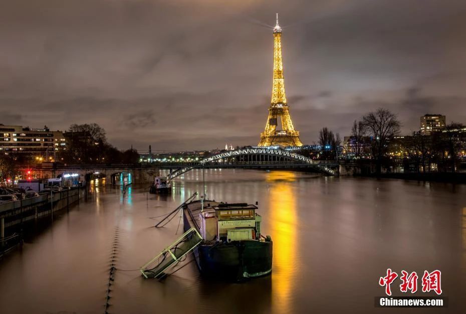 塞纳河夜景。图片来源：icphoto