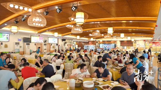 “疍家妹”疍家菜馆已成为大湾区游客慕名而来的打卡点。